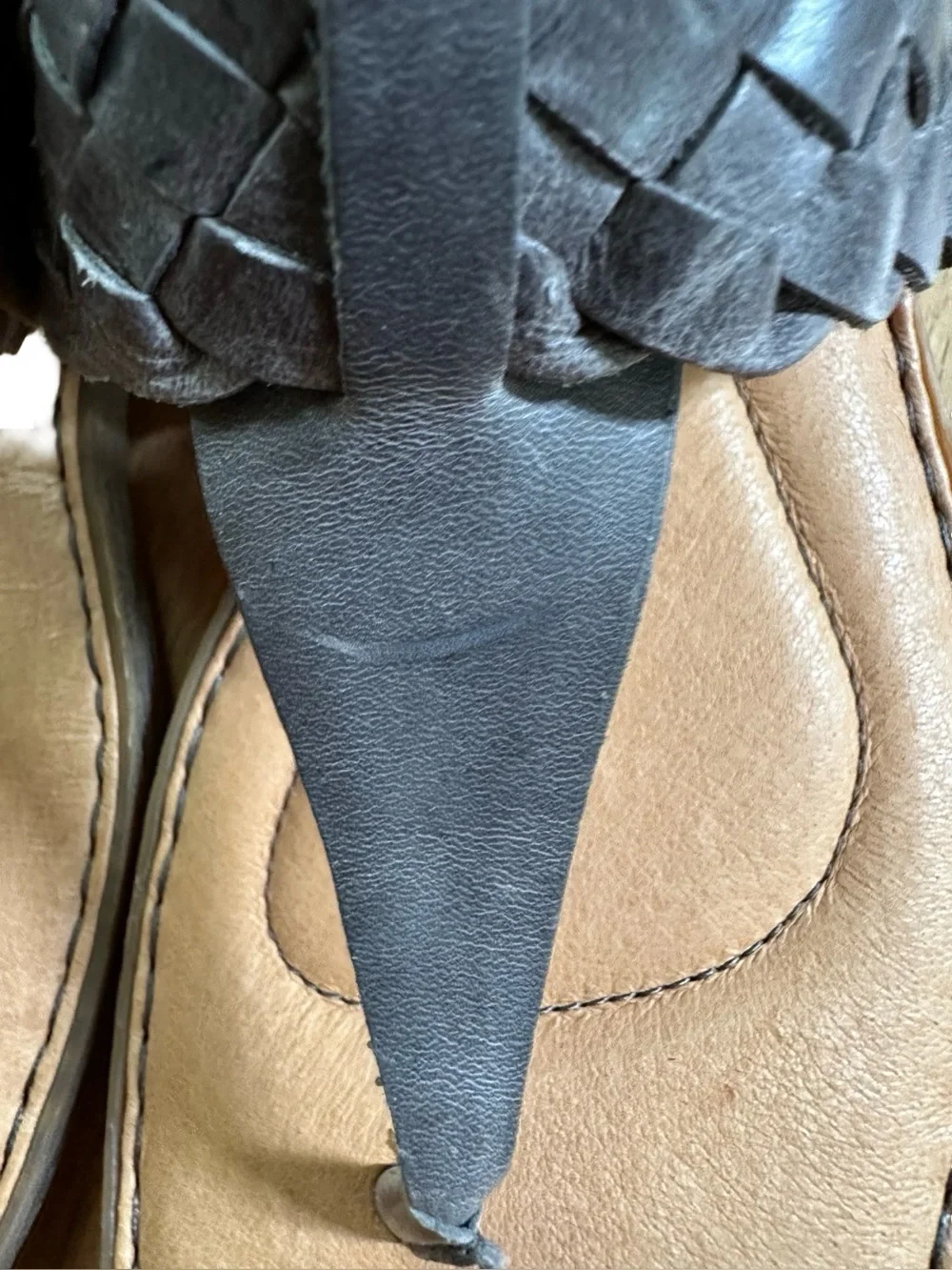 NWT Born Leather Braided Thong Sandal Gray Sz 9 - Picture 2 of 8